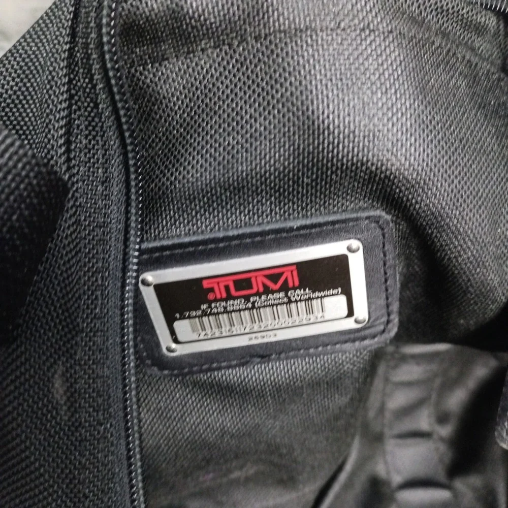 Tumi 269D3 Black Ballistic Nylon Expandable Duffel Travel Bag Weekender Luggage